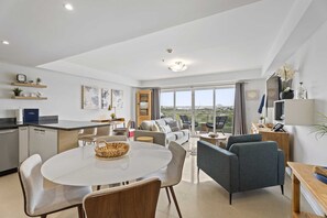 TV - Eagle Beach - Best  value - Island View 1BR condo - R362 (Eagle Beach)