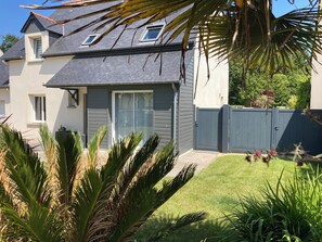 Exterior - Superbe Maison Familiale Proche Plages Avec Chat! Idéalement Placée. (Saint-Coulomb)