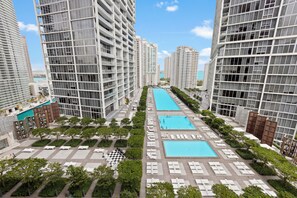 Rooftop pool - SuCasa Aqua (Miami)