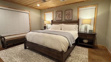 4 bedrooms, iron/ironing board, WiFi, bed sheets