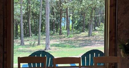 Lakefront 4 BR, Pool table, Ping Pong table, WIFI, Smart TV in Every Room!