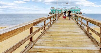 Victoria home  Beachfront 3b, 2 bath 4 bed  close to shop and toy for children