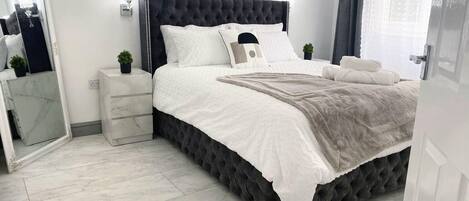 3 多间卧室、熨斗/熨衣板、旅行婴儿床、WiFi