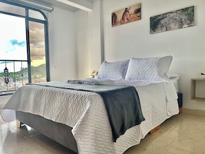 2 多间卧室、WiFi、床单