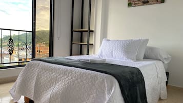 2 bedrooms, WiFi, bed sheets