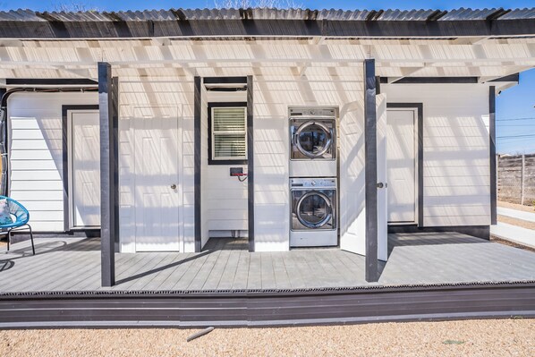 Terrace/patio - Cozy two bedroom house close to downtown Austin and Austin airport (Austin)