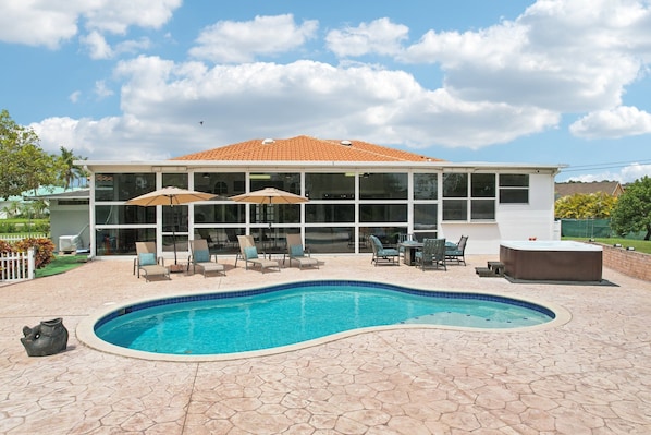Piscine extérieure