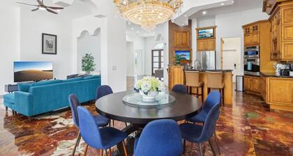 West Palm Oasis • Spacious 4BR • Pool • Hot Tub • BBQ • King Beds