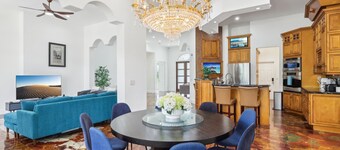 Breezy Getaway with Pool • Jacuzzi • BBQ • King Beds
