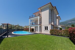 Front of property - Appartamento in Villa Beatrice PT7 (Toscolano Maderno)