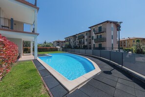 Seasonal outdoor pool - Appartamento in Villa Beatrice PT7 (Toscolano Maderno)