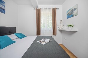 4 bedrooms, WiFi, bed sheets