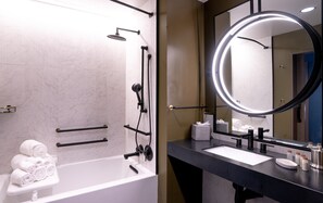 Shower, hydromassage showerhead, hair dryer, towels - Hotel Indigo Huntsville - Midcity by IHG (Huntsville)