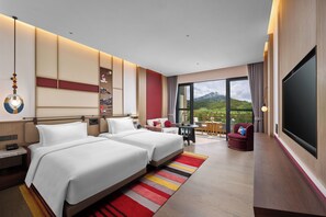 Kamar Premium, 2 Tempat Tidur Double, pemandangan gunung (Gemu Mountain View) | Seprai premium, selimut bulu angsa, minibar gratis, dan brankas