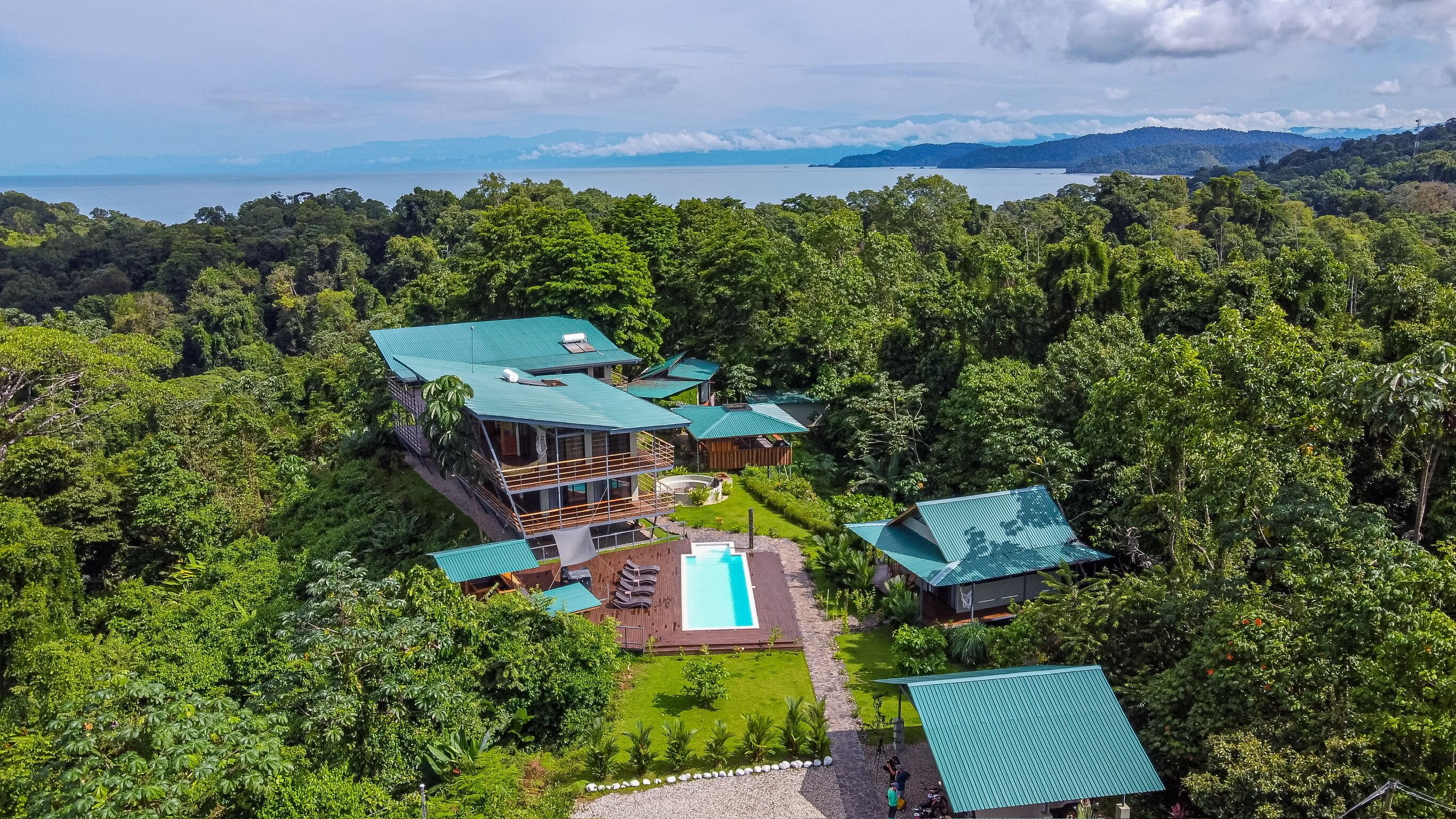 Luxury modern jungle lodge close to Corcovado and Caño Island. Pools, A\/C, WiFi.