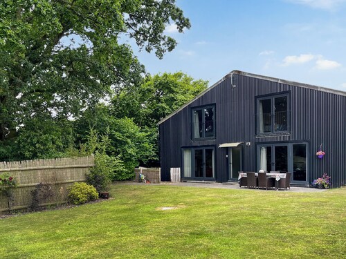 Field Barn is perfectly located for exploring Hampshire, Dorset, and beyond.