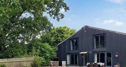 Field Barn is perfectly located for exploring Hampshire, Dorset, and beyond.