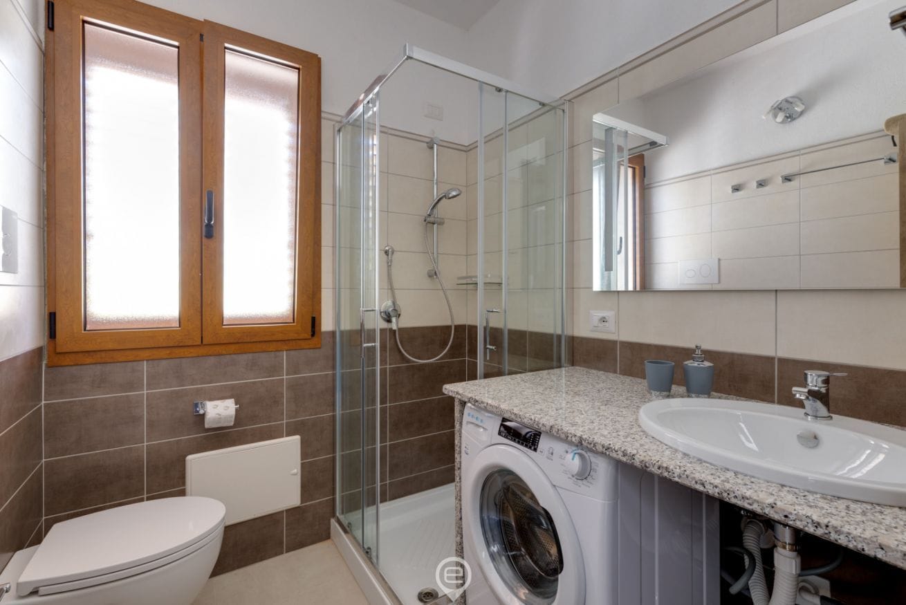 Doccia, asciugacapelli, bidet, asciugamani