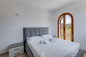 1 Schlafzimmer, Bügeleisen/Bügelbrett, Reisekinderbett, Bettwäsche