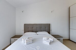 2 Schlafzimmer, Bügeleisen/Bügelbrett, Reisekinderbett, Bettwäsche