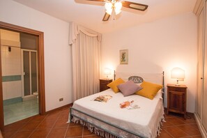 Huoneisto, näköala uima-altaalle | 3 makuuhuonetta, silitysrauta/-lauta, ilmainen Wi-Fi