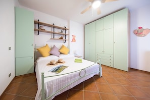 Apartment, Pool View | 3 bedrooms, iron/ironing board, free WiFi