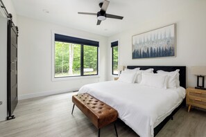 3 bedrooms, iron/ironing board, travel cot, free WiFi