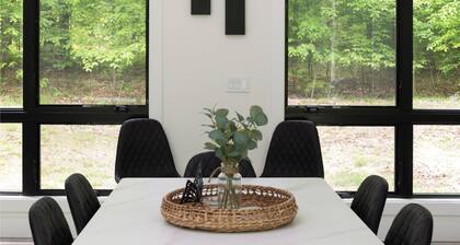 New Build Modern Cabin in Glen Arbor close to downtown Glen Arbor and Empire