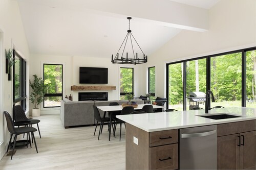 New Build Modern Cabin in Glen Arbor close to downtown Glen Arbor and Empire