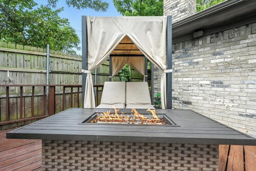 Two Adjacent Houses with a Private Pool near DFW and the stadium with game room