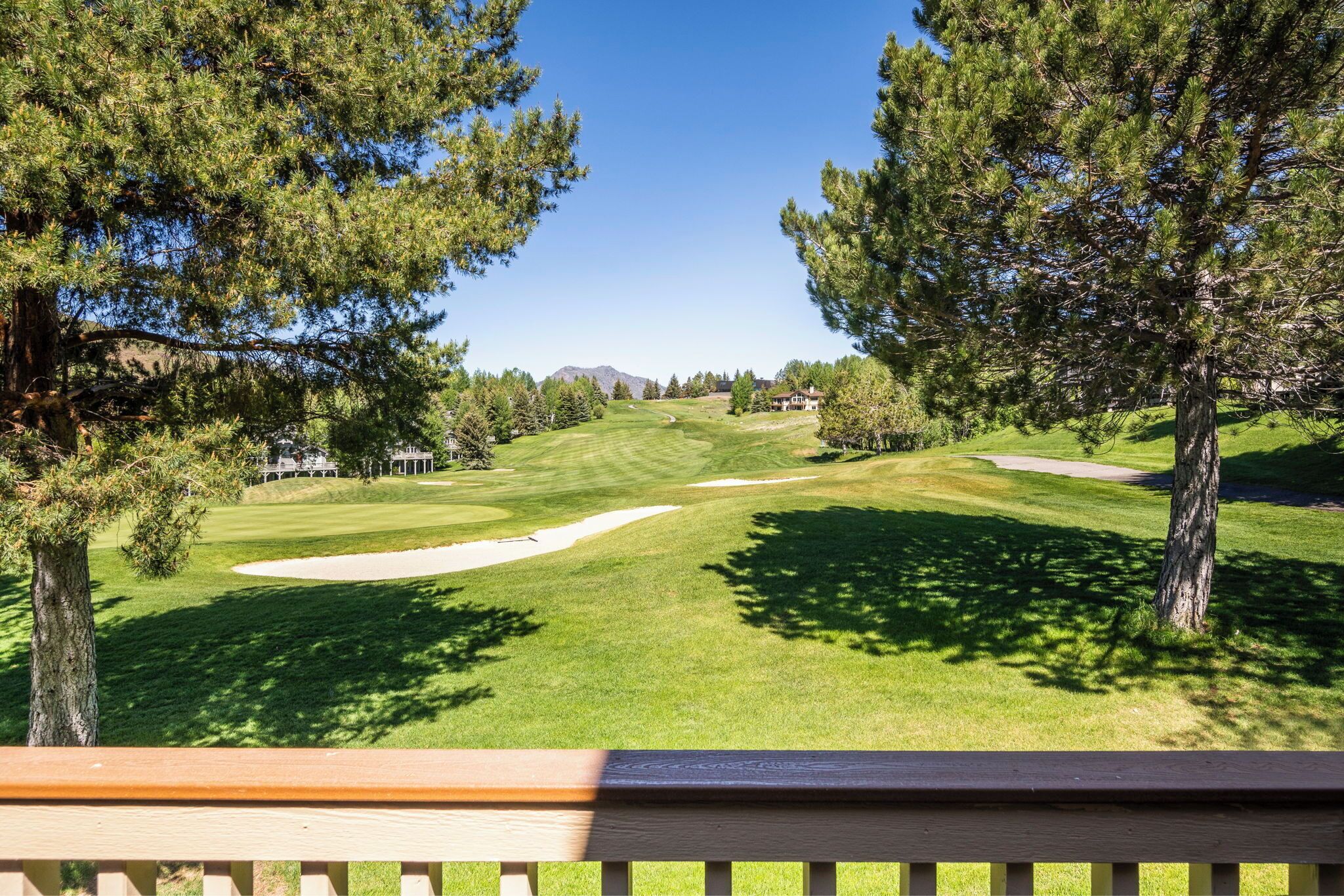 Big View Golf Course Remodeled Ridge Condo In Elkhorn 