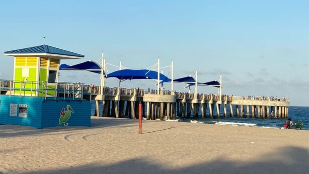 Beach nearby - Two blocks from Beach - Walk to the water! (Pompano Beach)