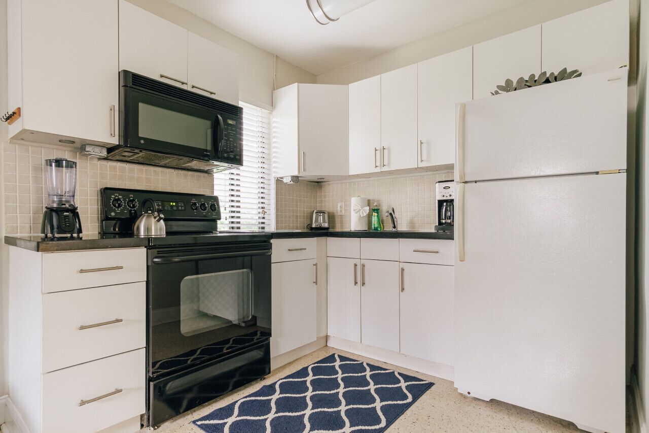 冰箱、微波炉、烤箱、炉灶