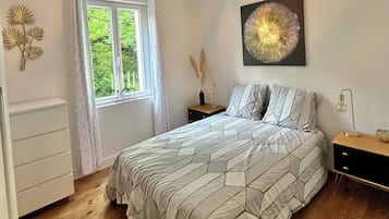 4 bedrooms, WiFi, bed sheets