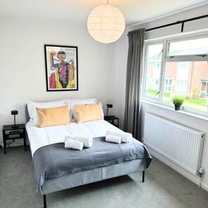 2 soverom, strykejern/-brett, wi-fi (inkludert) og sengetøy