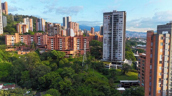 Exterior - 2BR Bright & Cozy - Nature Views & Sounds (Medellín)
