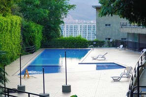 Pool - 2BR Bright & Cozy - Nature Views & Sounds (Medellín)