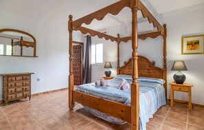 4 Schlafzimmer, Reisekinderbett, kostenloses WLAN, Bettwäsche