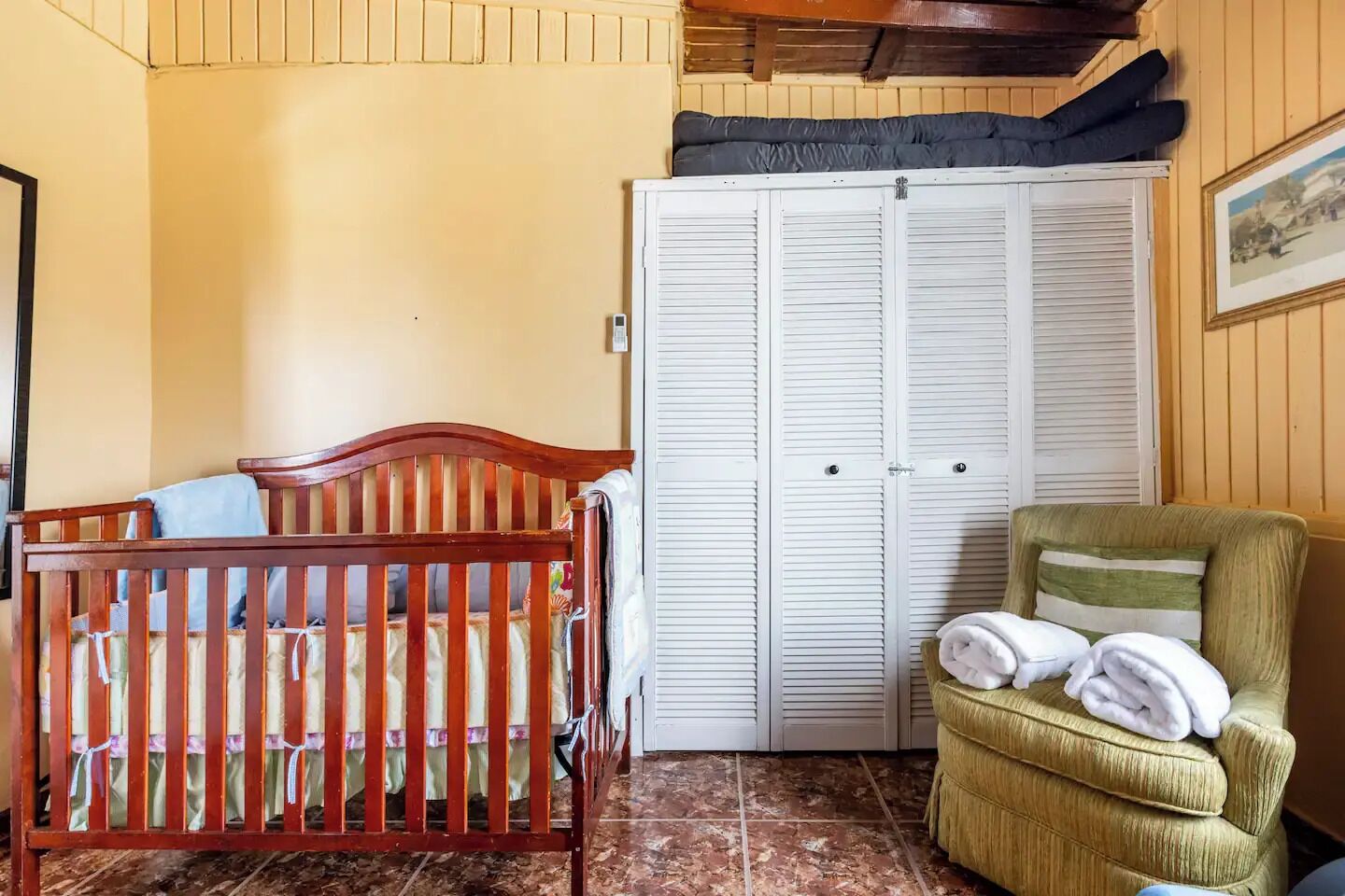 2 habitaciones, escritorio, cuna de viaje y wifi gratis 