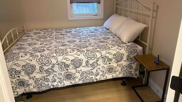1 quarto, escrivaninha, Wi-Fi de cortesia, roupa de cama