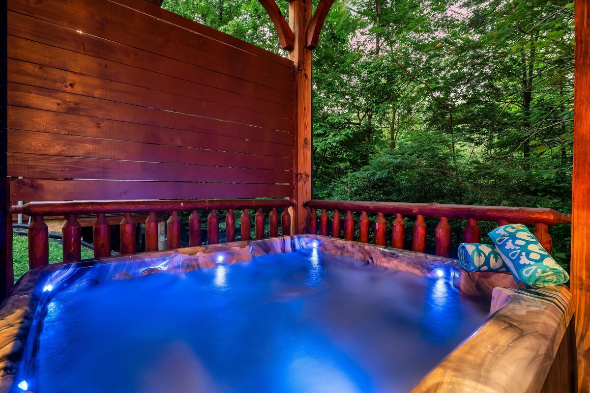 Photo 82 of Dogs allowed:Hot Tub,Pool table, Arcade, Theater Room, Decks. Minutes to GBurg