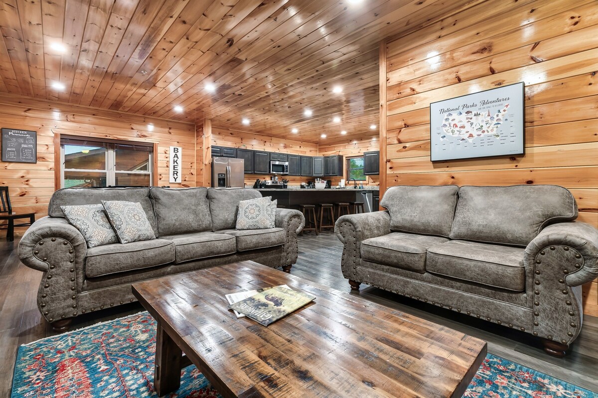 Photo 94 of Dogs allowed:Hot Tub,Pool table, Arcade, Theater Room, Decks. Minutes to GBurg