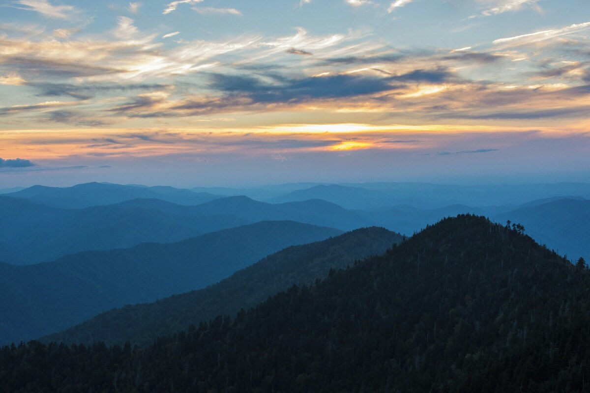 Photo 163 of Dogs allowed:Hot Tub,Pool table, Arcade, Theater Room, Decks. Minutes to GBurg