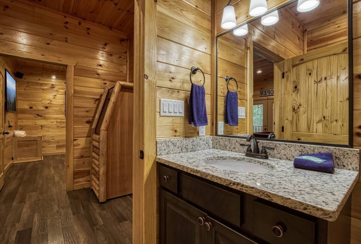 Photo 72 of Dogs allowed:Hot Tub,Pool table, Arcade, Theater Room, Decks. Minutes to GBurg