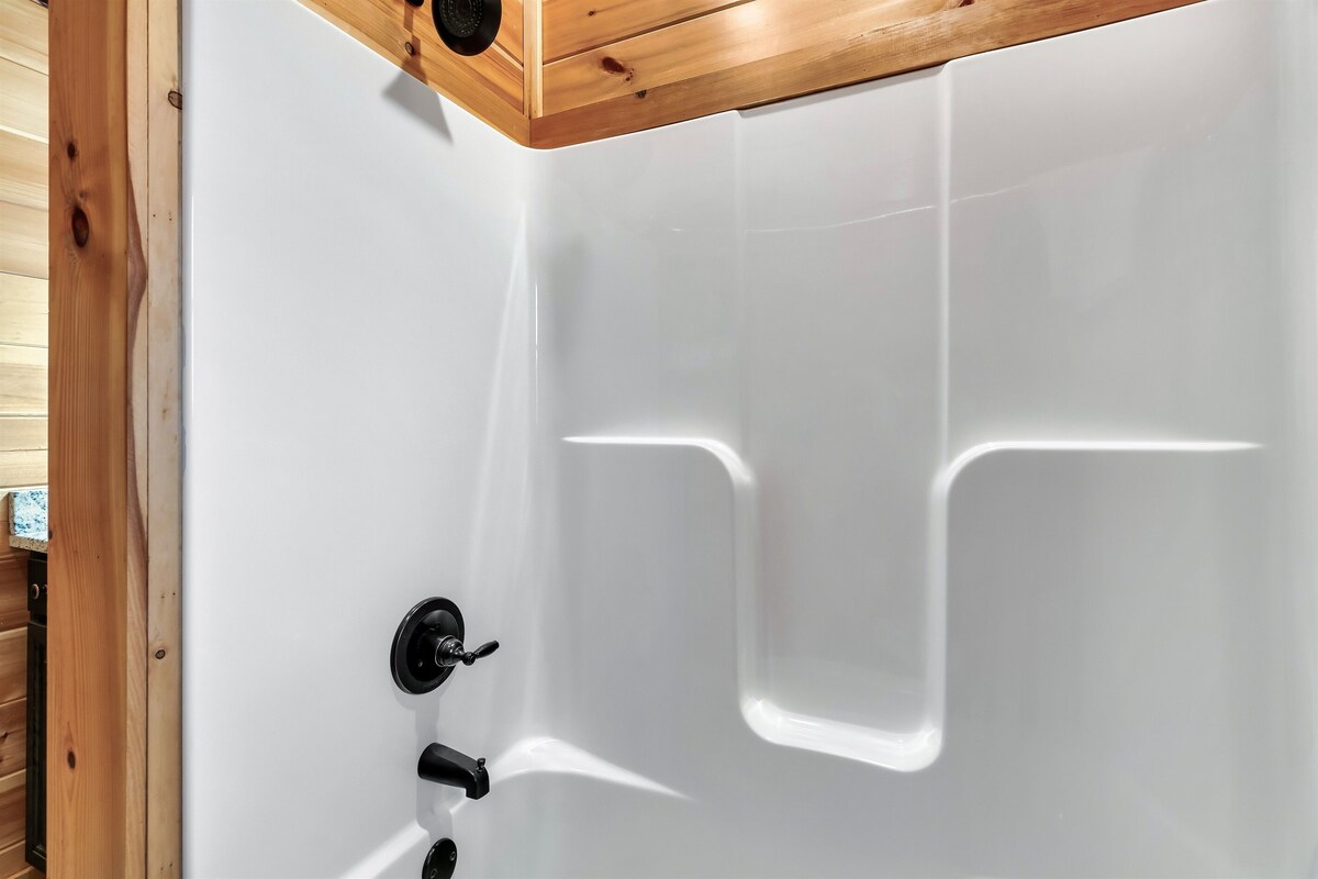 Photo 123 of Dogs allowed:Hot Tub,Pool table, Arcade, Theater Room, Decks. Minutes to GBurg