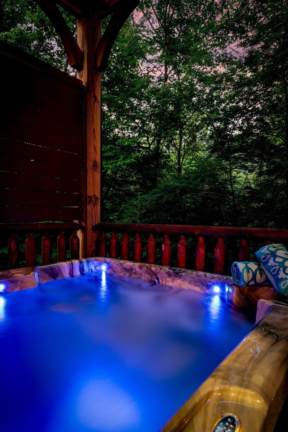Photo 137 of Dogs allowed:Hot Tub,Pool table, Arcade, Theater Room, Decks. Minutes to GBurg
