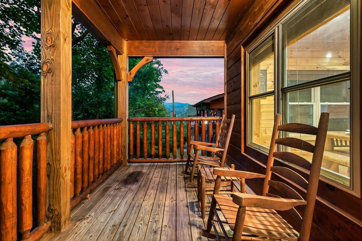 Photo 78 of Dogs allowed:Hot Tub,Pool table, Arcade, Theater Room, Decks. Minutes to GBurg