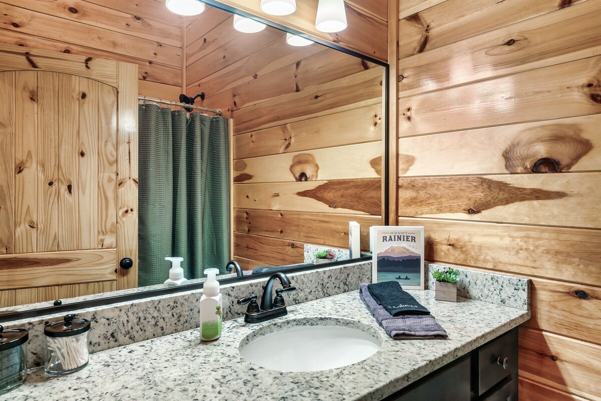 Photo 116 of Dogs allowed:Hot Tub,Pool table, Arcade, Theater Room, Decks. Minutes to GBurg