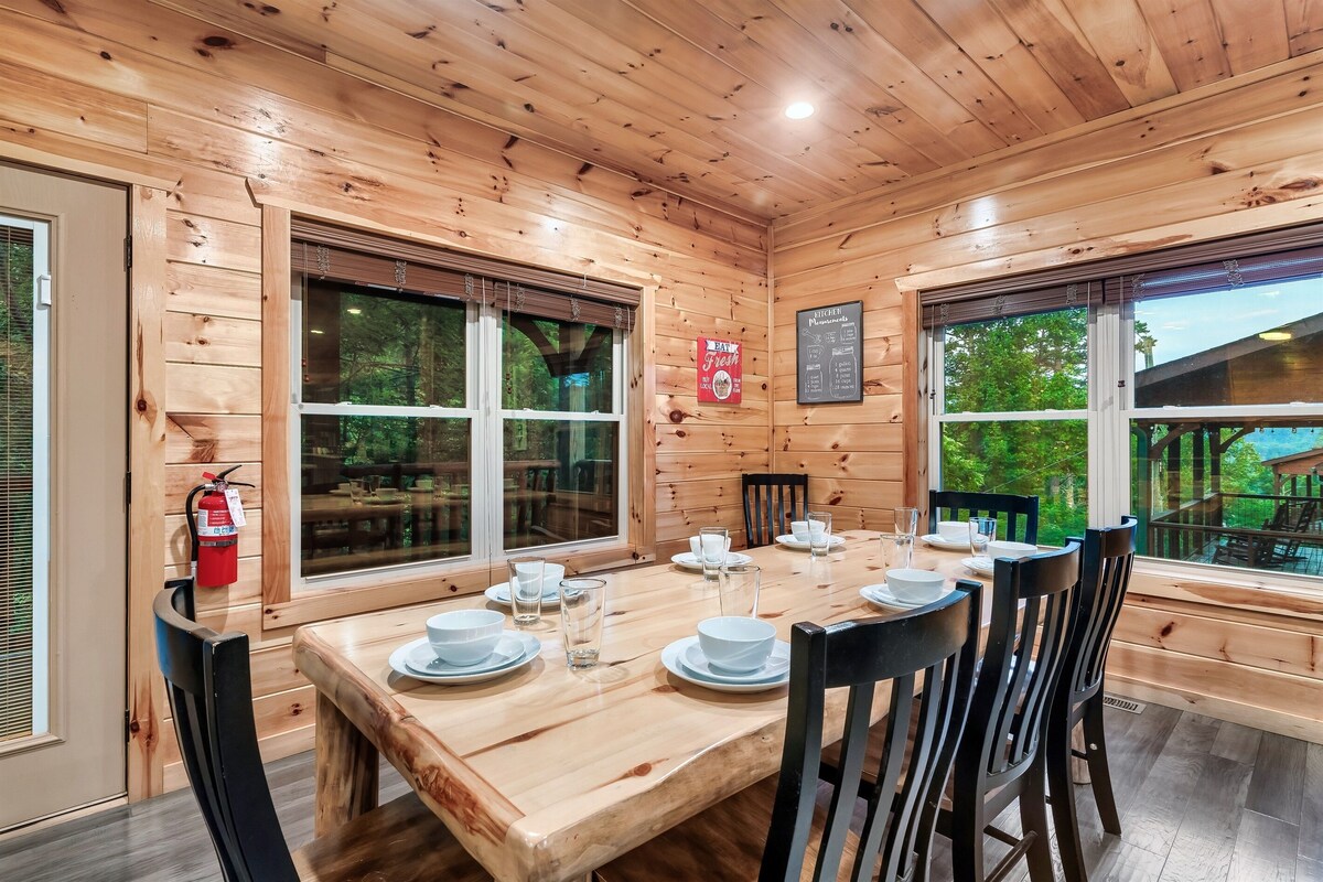Photo 95 of Dogs allowed:Hot Tub,Pool table, Arcade, Theater Room, Decks. Minutes to GBurg