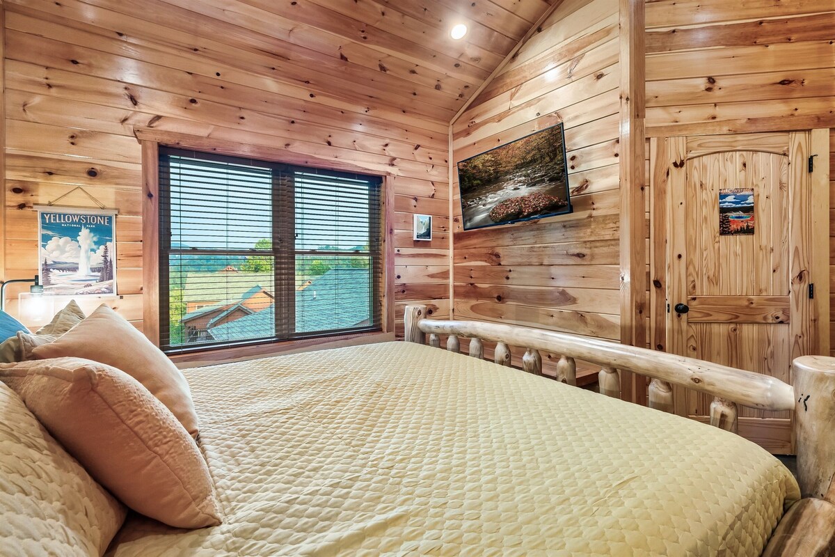 Photo 127 of Dogs allowed:Hot Tub,Pool table, Arcade, Theater Room, Decks. Minutes to GBurg